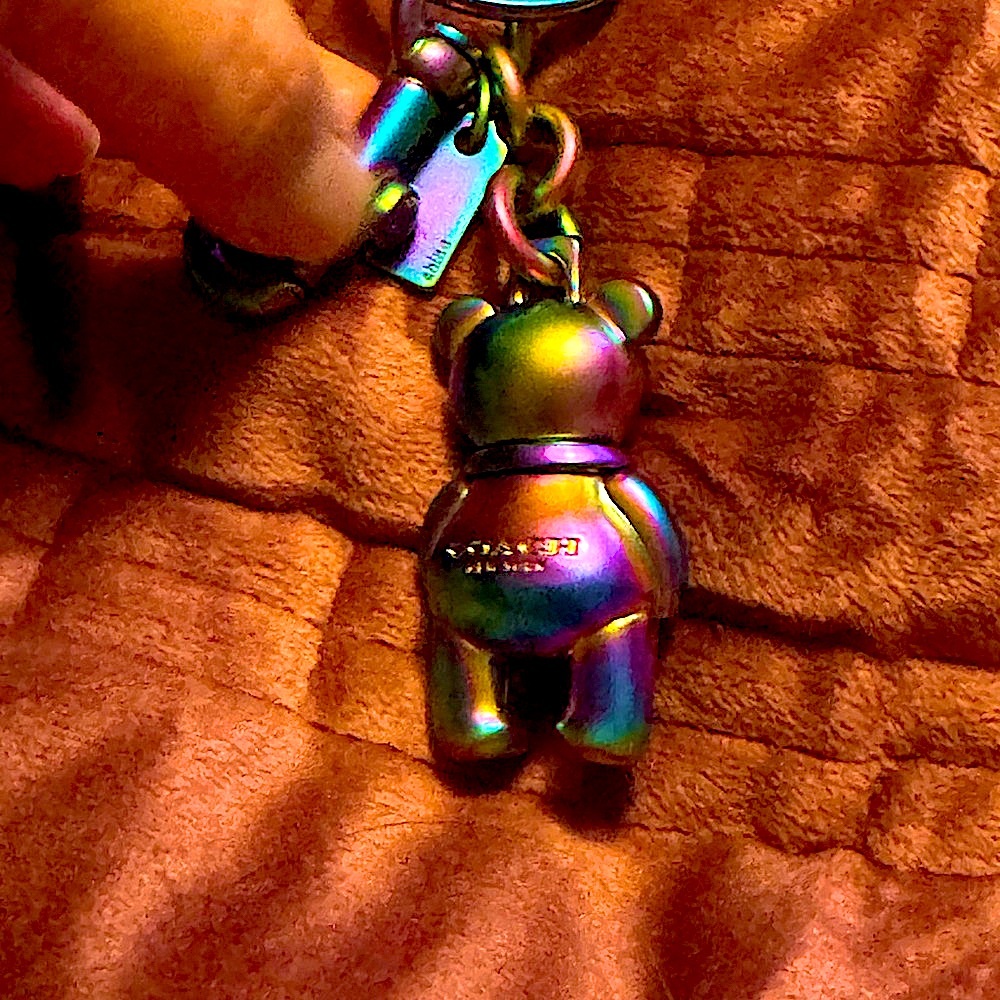 Coach 3D Multicolor oil slick, iridescent Metallic bear. Rare. Keychain FOB. - Picture 2 of 14